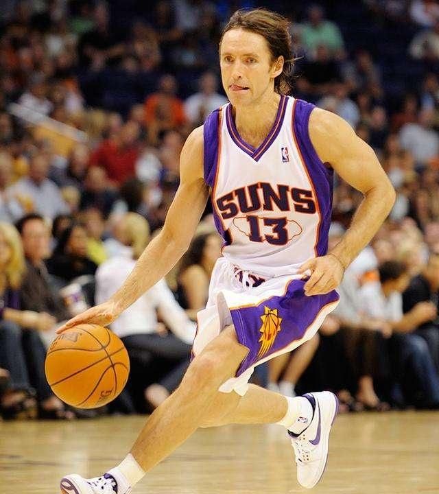 雷迪克：东契奇上半场就一瘸一拐，中场休息他跟我说打不了了（雷迪克：东契奇上半场已步履蹒跚，半场休息时对我说不能再打了）