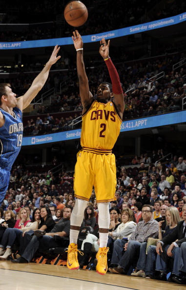 斯基拉：一家英超俱乐部询问了米兰前锋圣地亚哥的信息（斯基拉：英超球队已打听米兰前锋圣地亚哥的情况）