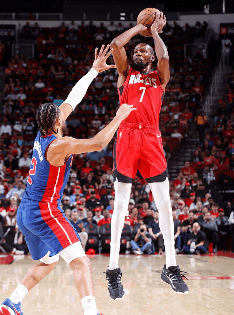 1-3逆转！巴萨诺坎普击败马竞，7连胜终结，榜首优势更稳固（主场3-1翻盘！巴萨力克马竞，终结对手7连胜，巩固榜首优势）