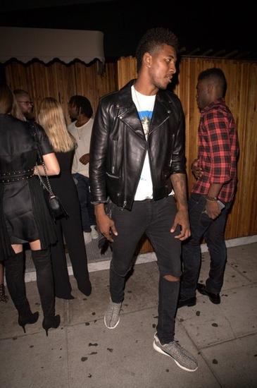 撑起进攻！约克半场9中7&三分7中5砍下20分2助 首节独揽16分！（扛起火力！约克半场9投7中、三分7投5中轰下20分2助 首节独得16分）