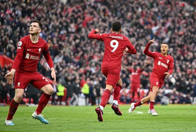 文班半场6中2贡献4分4篮板，正负值-7全队最低（文班半场6投2中仅得4分4篮板，正负值-7居全队最低）