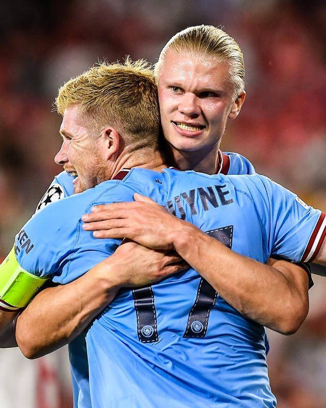 名记：字母最近向队友强调专注篮球的重要性，别被外界声音干扰（知名记者：字母哥近期提醒队友专注篮球，勿受外界杂音干扰）