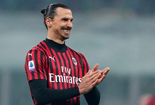 英超：利物浦客场3-2险胜诺维奇（英超：利物浦客场3比2险过诺维奇）