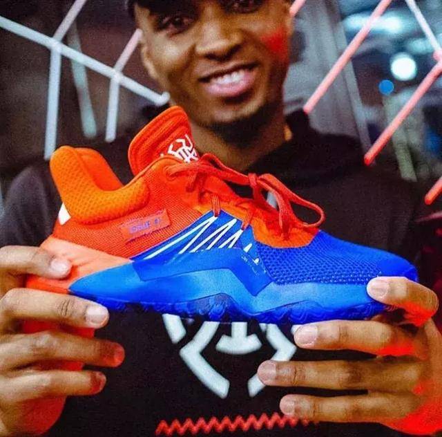 03-04赛季以来，埃弗顿第2次在英超主场的上半时0射门（自2003-04赛季以来，埃弗顿仅第2次在英超主场上半场0射门）