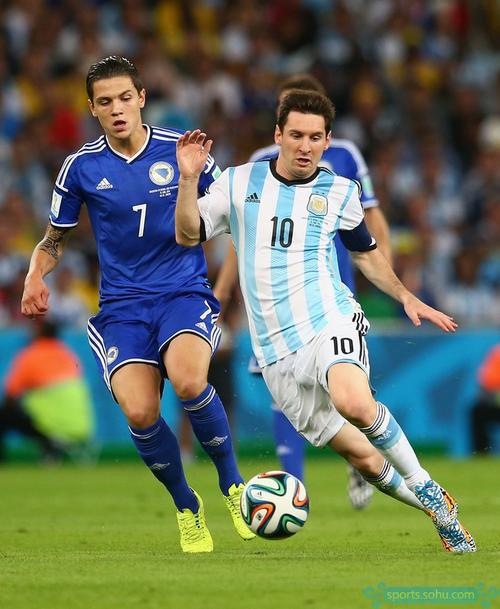 又伤了! 前巴萨10号将被退货：1200万没人接盘 明夏回归（再遇伤情！前巴萨10号恐遭退租，1200万无下家，预计明夏回归）