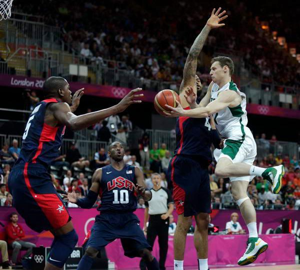 热火140-123大胜快船送其五连败 伦纳德36分哈登11分难救主（热火140-123痛击快船送其五连败 伦纳德36分哈登11分无力回天）