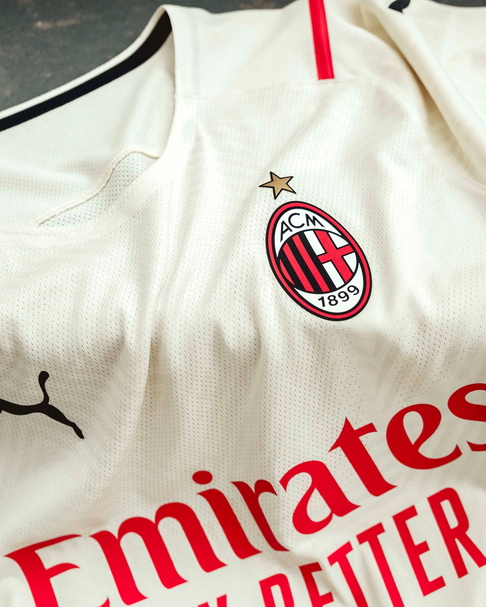 申花1-3输球，柔佛新山近两个赛季亚冠对中超球队保持不败（申花1-3告负，柔佛新山亚冠近两季对中超仍保持不败）